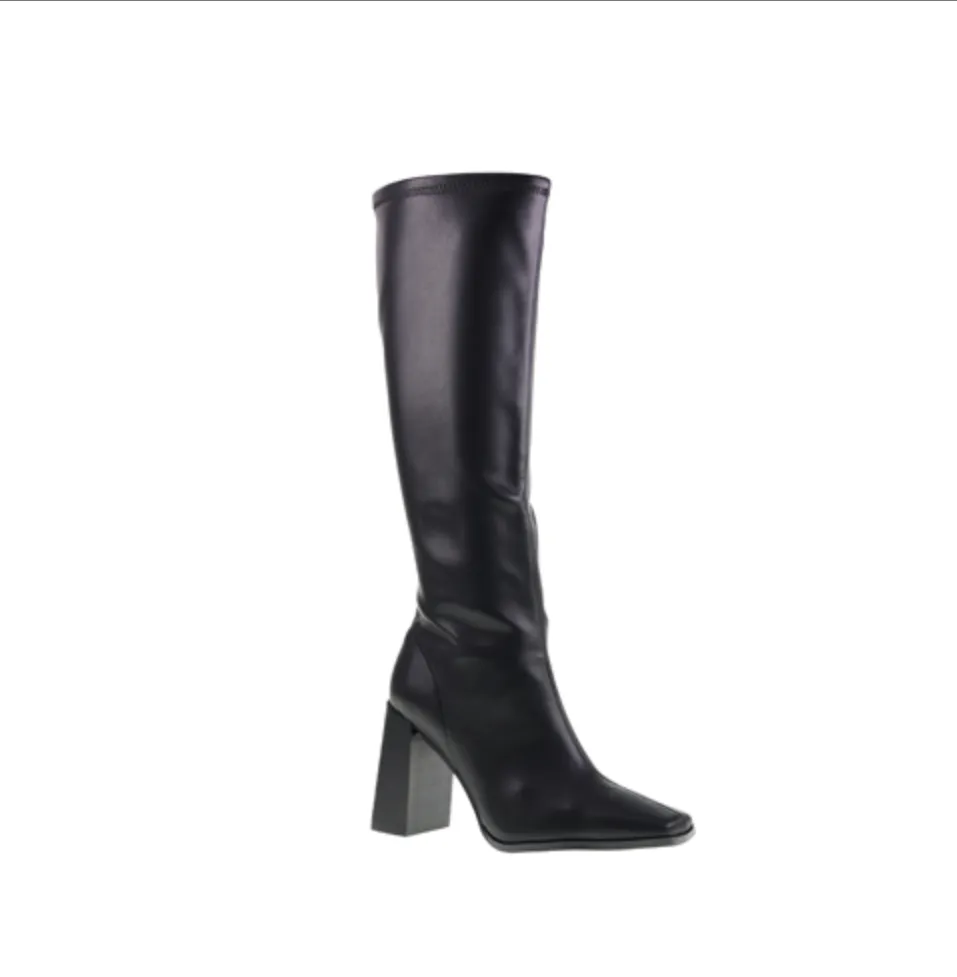 Boulevard Street Round Toe Chunky Heel Knee Hi Boots