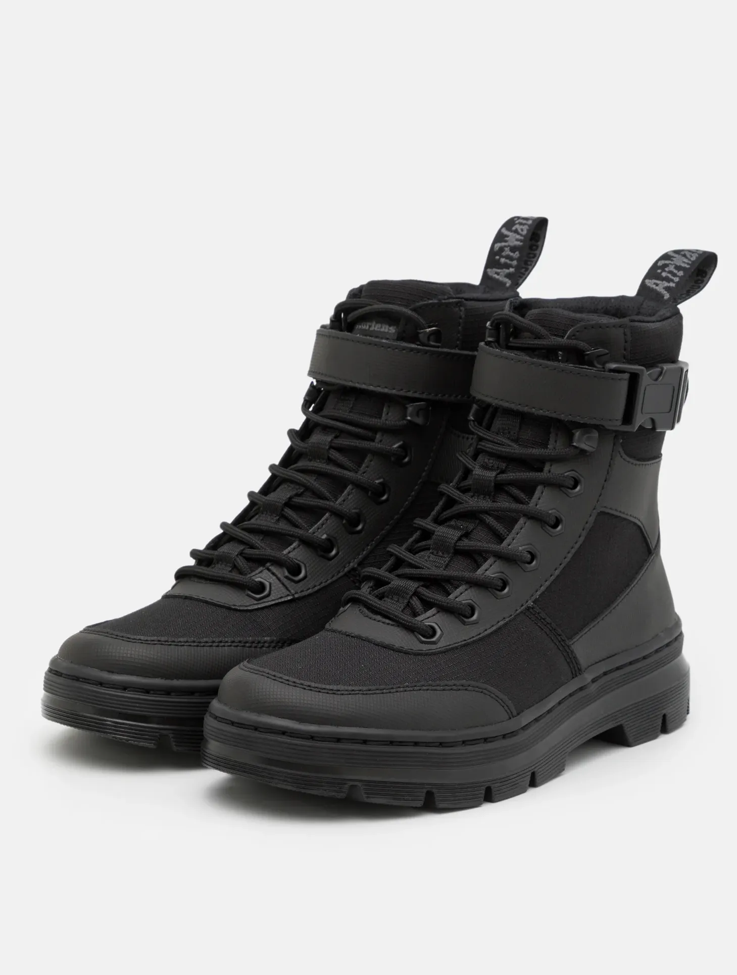 DR. MARTENS COMBS TECH BLACK