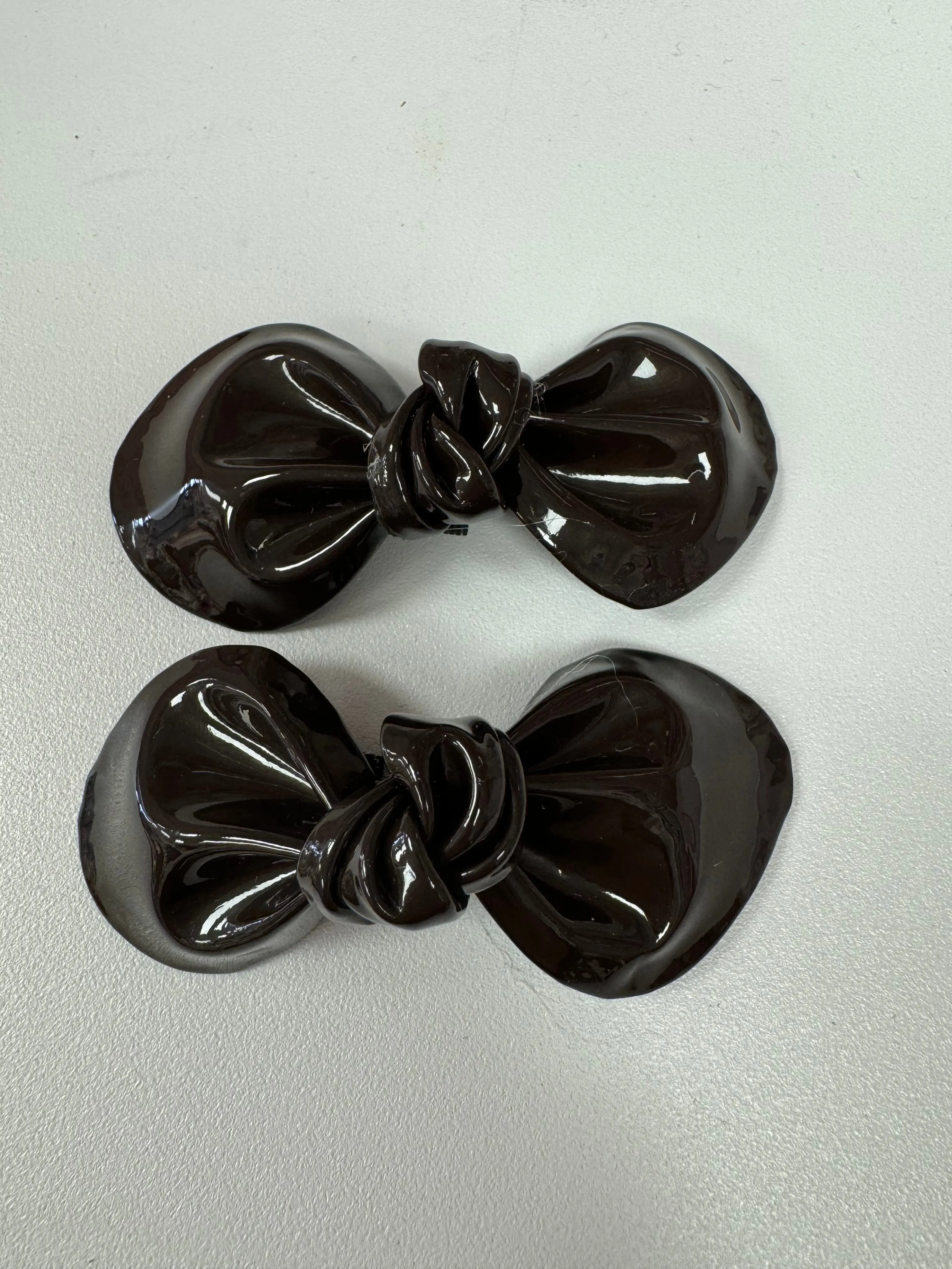 Extra Brown Twist Patent Shoe Bows