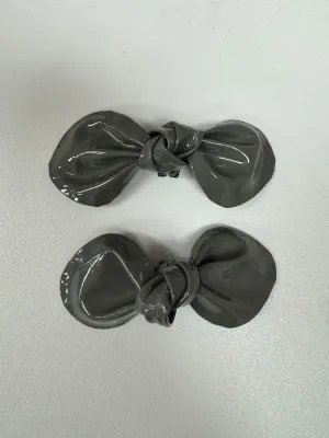 Extra Grey Twist Patent Shoe Bows