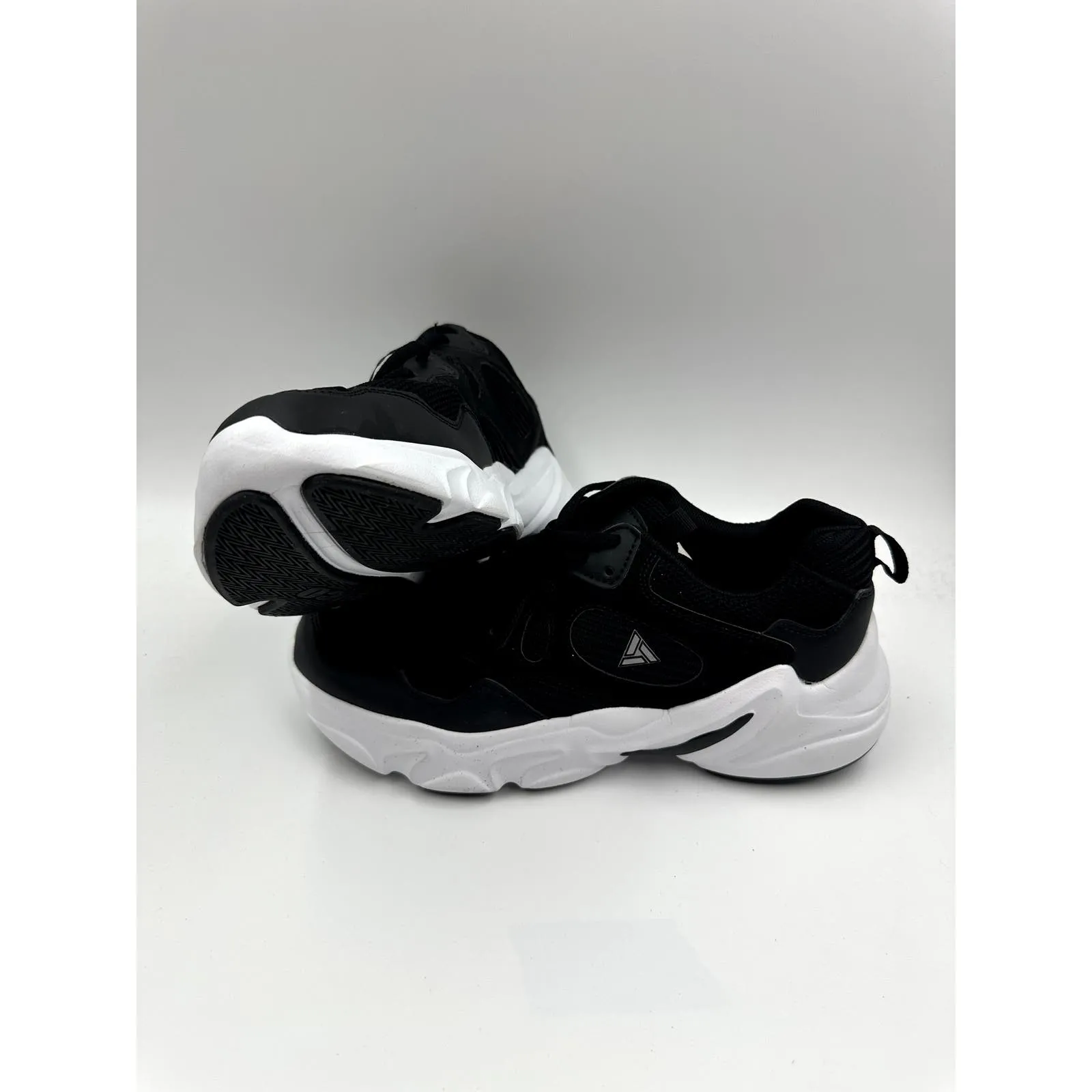 Men's Size 7.5, Black Low Top Athletic Sneaker with White Sole and Foam Insole