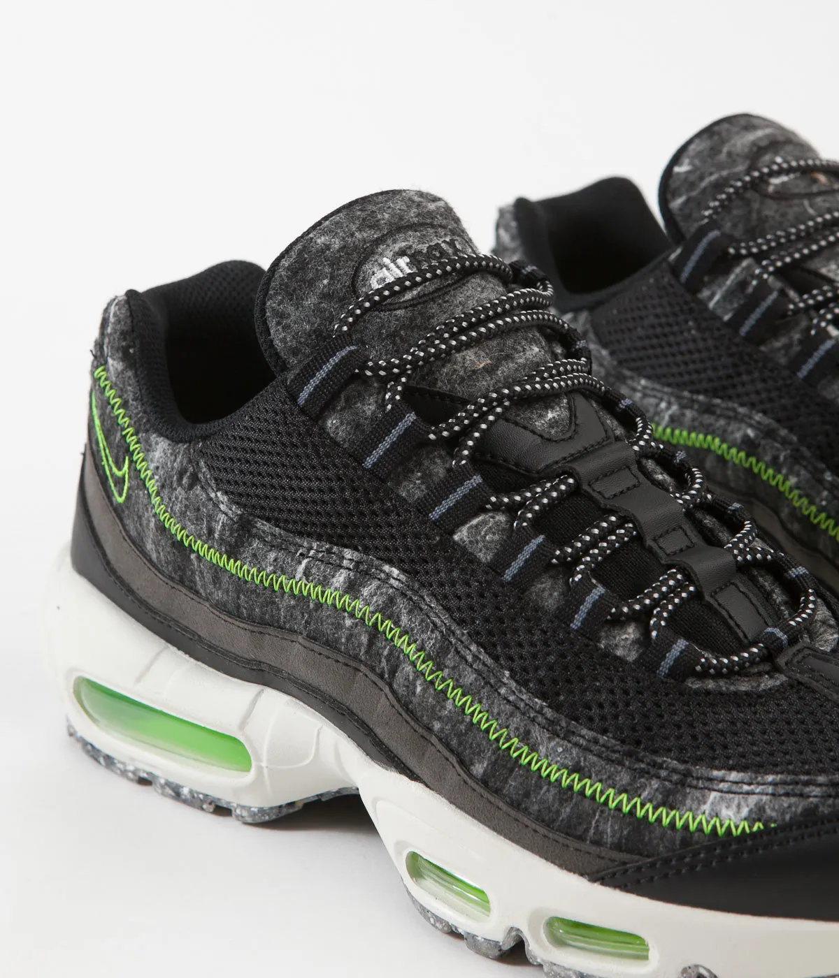 Nike Air Max 95 Shoes - Black / Electric Green - Smoke Grey