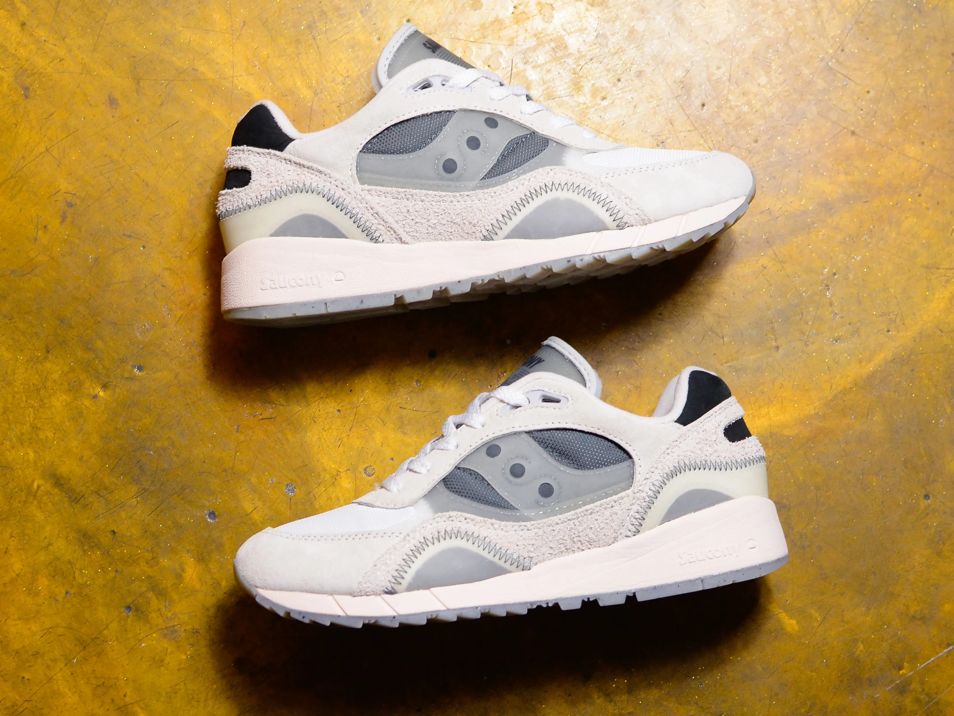 Saucony Shadow 6000 - White / Dark Grey